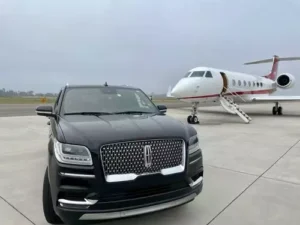 lincoln+navigator+suv+detroit+airport